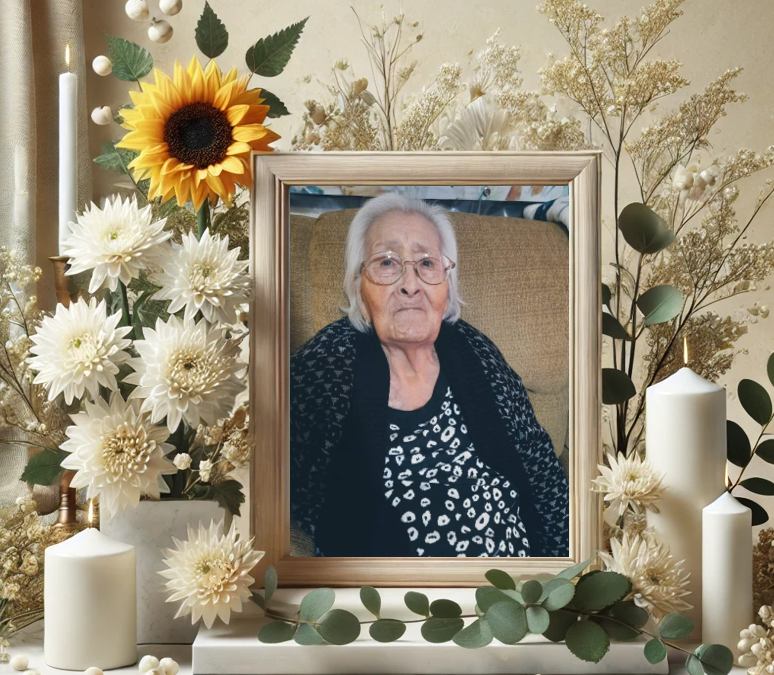 (+) María salas González